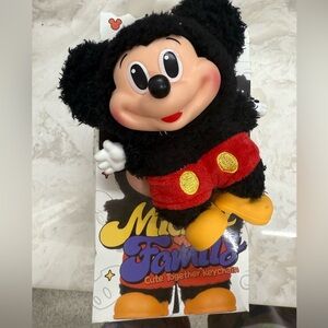 Mickey Family Cute Together Vinyl Plush Pendant- not verified authentic